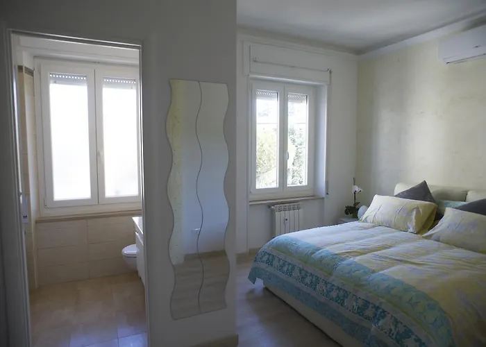 St. Peter Station Apartment