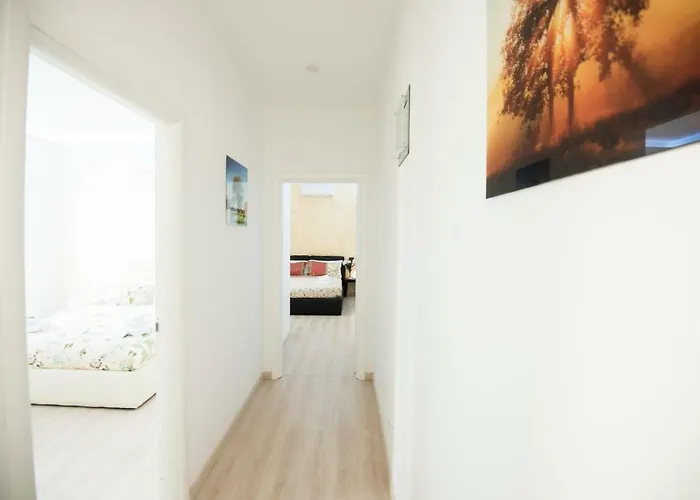 St. Peter Station Apartment Rom